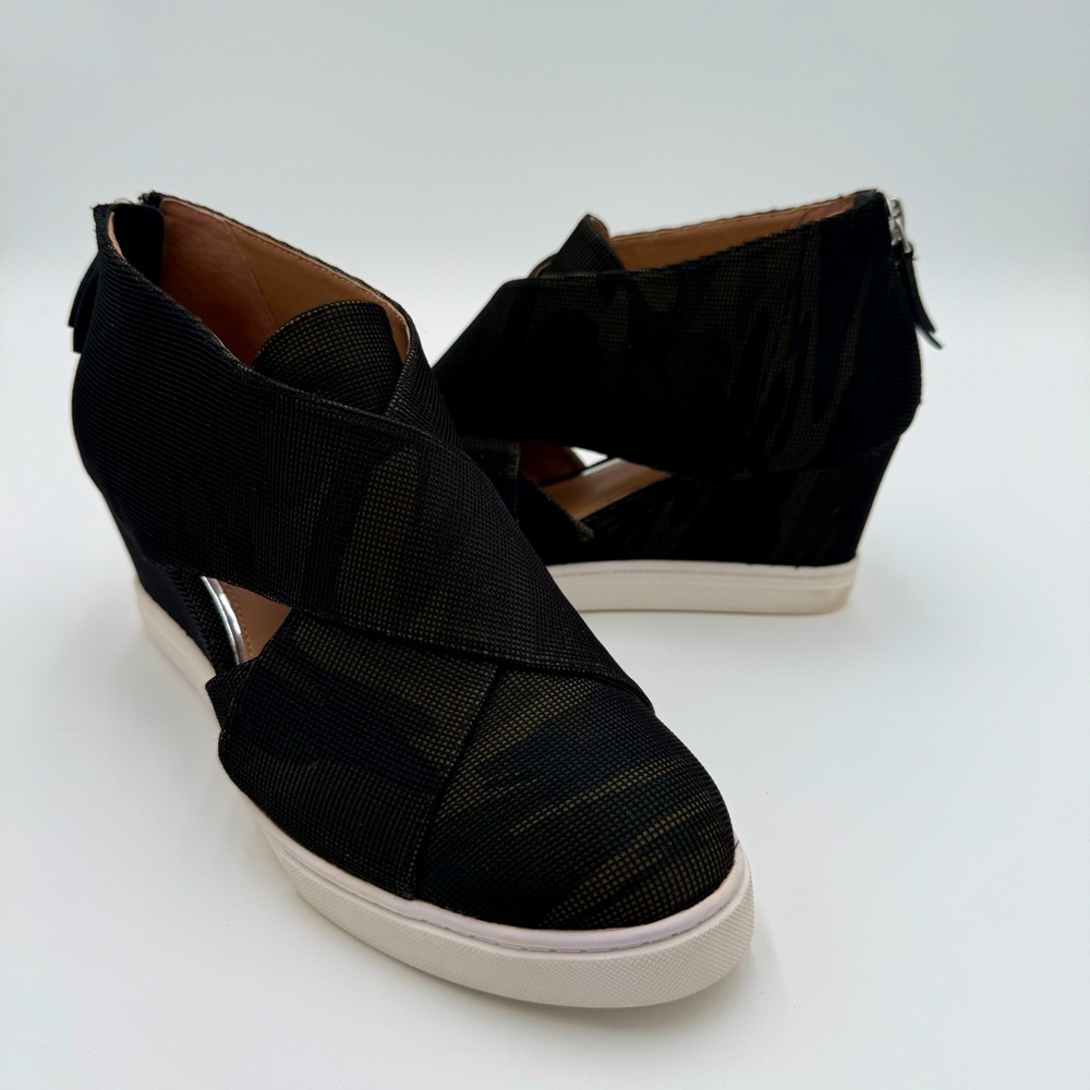 Linea Paolo Faith Strappy Wedges Sneakers Sandals Camo Print Summer Size 7